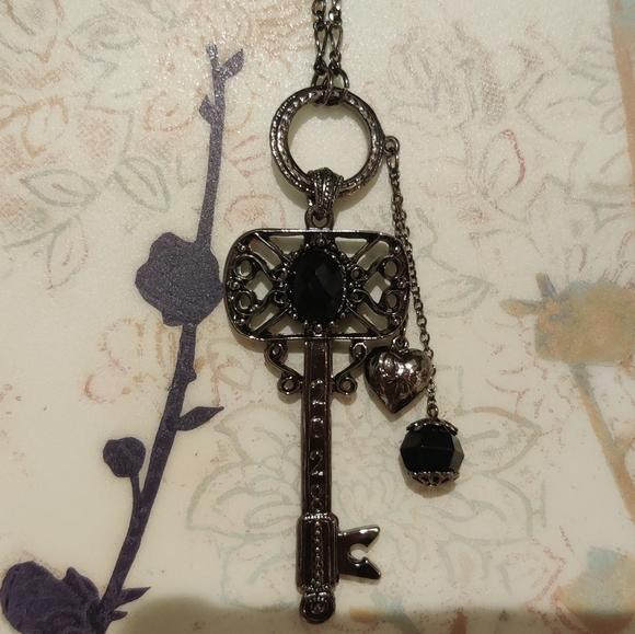 Fairytale Key Necklace - Picture 5 of 7
